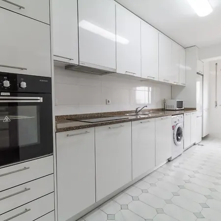 Апартаменты T4 Familiar - Centro - By House And People Брага