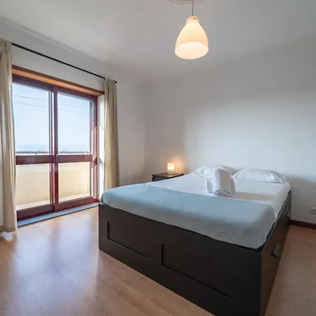 T4 Familiar - Centro - By House And People Апартаменты