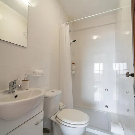 T4 Familiar - Centro - By House And People Брага