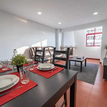 公寓 T4 Familiar - Centro - By House And People *